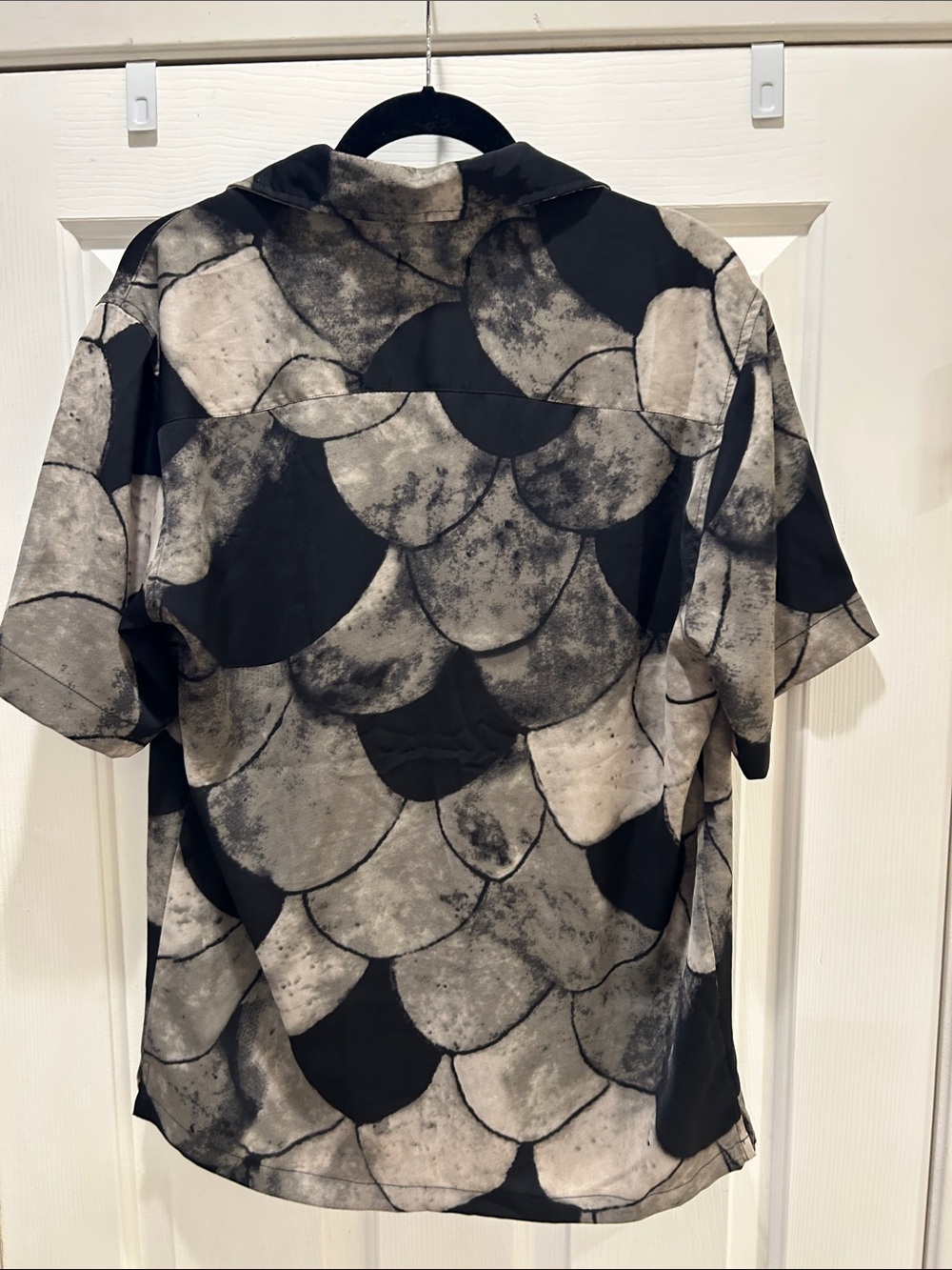 NWT Distortion 90s-Inspired Black & Cream Short Sleeve Button Shirt - Picture 4 of 6
